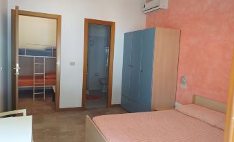 Room in BB - Spacious Double Room Beside the Sea