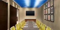Holiday Inn Express & Suites Carlisle Southwest – I-81 Hotels in Carlisle