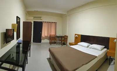 Augusta Hotel dan Glamping Palabuhanratu Hotel di Desa Pelabuhanratu