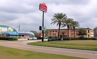 Ramada by Wyndham Houston Intercontinental Airport South