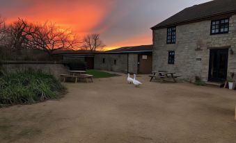 Somerset Country Escape - Luxury Barns with Hot Tubs