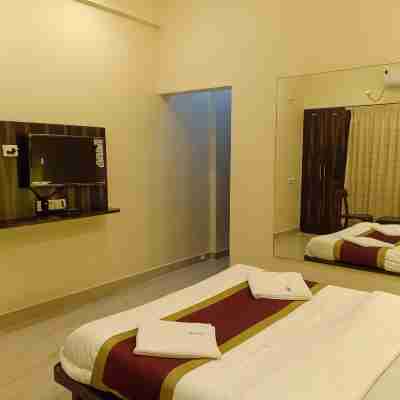 Hotel Deepak Executive, Ganpatipule Rooms