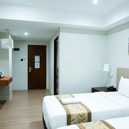 Hotel Fleur de Liz - Tagbilaran City Отели рядом с достопримечательностью «Бохол Кволити Молл»