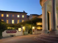 Le Clair de la Plume Hotels in Grignan