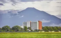 Braling Grand Hotel Purbalingga, Azana Hotels Collection Hotel di Padamara