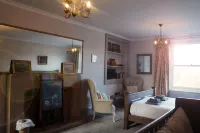 The Globe Angle Hotels in Милфорд Хейвен