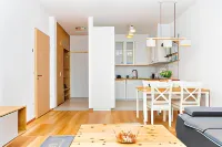 WaterFront City Apartments by UrbanRent