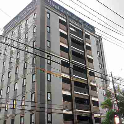 ホテルクラウンヒルズ勝田2号 元町店（BBHホテルグループ） Hotel Exterior