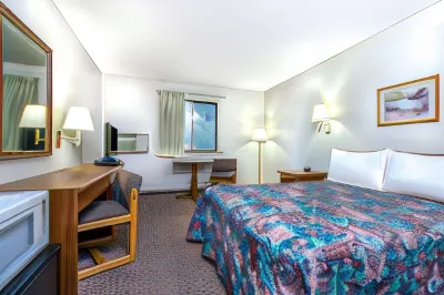 Super 8 by Wyndham Missoula/Brooks Street Hotels in Lolo