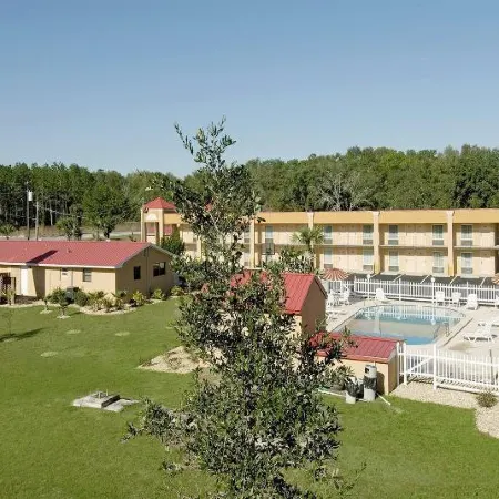 Americas Best Value Inn and Suites Bismarck