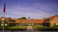 Schloss Lüdersburg Golf & Spa Hotel dekat First German Tile Museum