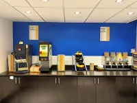 Days Inn & Suites by Wyndham North Bay Downtown - breakfast