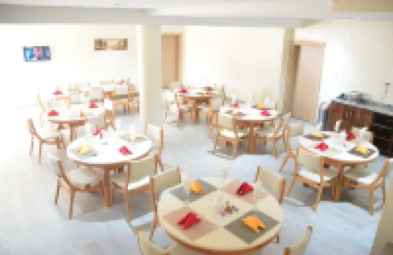 Maxbe Continental Hotel