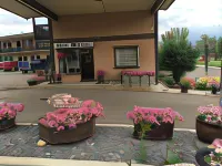 Dockside Inn Hotels in Cold Lake