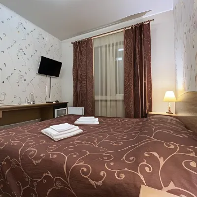 Boutique-Hotel on Slavskogo 18 (f. Mini-Hotel on Slavskogo) Hotel dekat Kamenny Ostrov Miniature Park