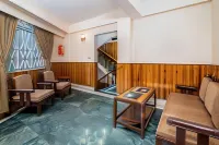 Muscatel Roma - 400 MTS from Mall Road