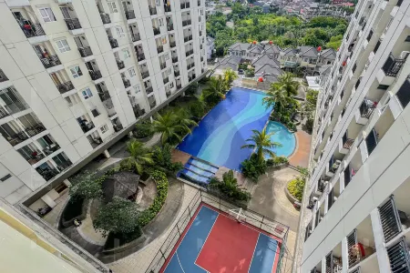 Redliving Apartemen Cinere Resort - Gold Room