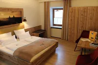 Bayerische Gastwirtschaft Dimpfl-Stadl Hotels in Lam