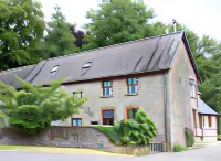 Melin Tregib Hotels near Carreg Dwfn