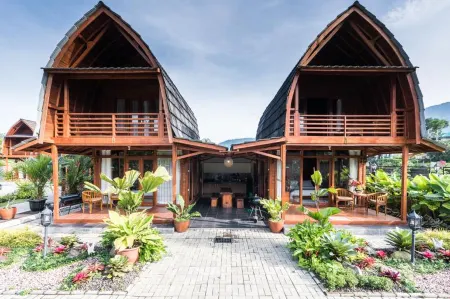 Nuanza Villa Kayu Отели рядом с достопримечательностью «Таман Сафари Индонезия Богор»