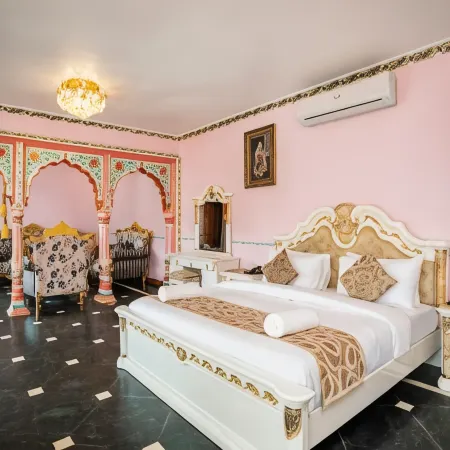 Stone Wood Riverfront Resort, Siolim