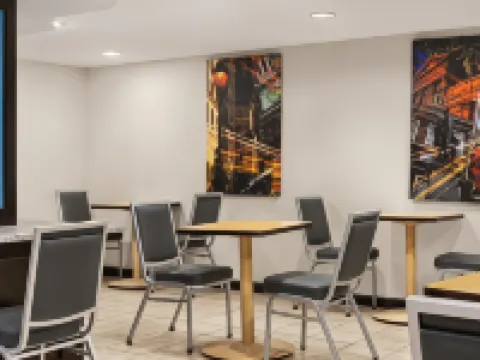 Days Inn by Wyndham Philadelphia Convention Center Hotels near Reading Terminal Market