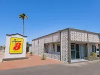 엘센트로 북쪽 슈퍼 8 엘센트로 호텔