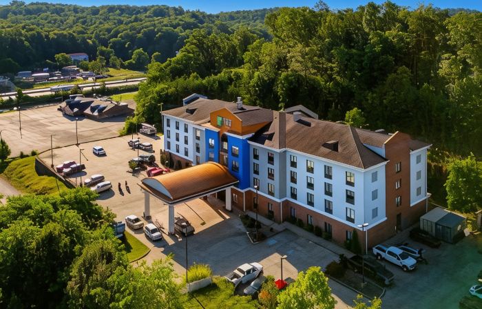 Holiday Inn Express & Suites CHARLESTON NW - CROSS LANES by IHG