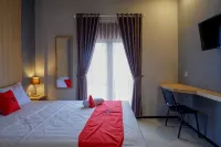 RedDoorz Syariah @ Jalan Sultan Agung Tegal Hotels in East Tegal
