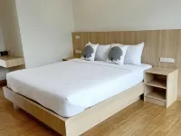 Hatchao Heritage Beachfront Resort Hotels near Chaosamran Beach