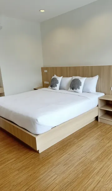 ห้องดีลักซ์ พร้อมวิวสระว่ายน้ำ