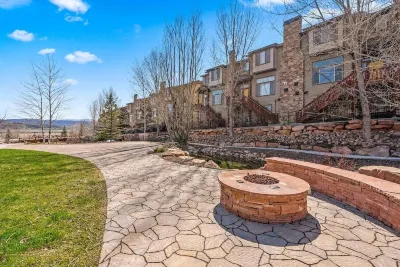 Spacious home with over 2200 sq. ft. Hotels near Utah Olympic Park