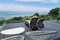 Sis and Sea Villa