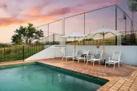 Stay in Mudgee the Grove, the Church, and Premium Private Homestead - مسبح