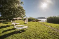 Cottage Beach Vico Hotels in Caprarola