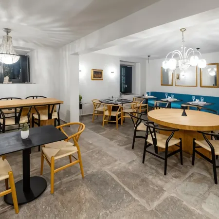 Kenta Mountain Hotel & Gastrobar