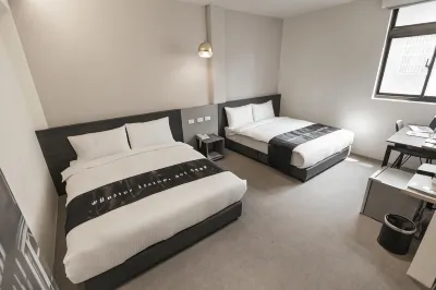 Tag inn Hotels in Pingzhen District