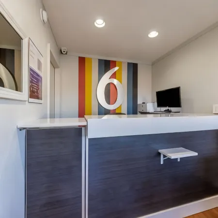 Motel 6 Portland, or – Southeast Отели рядом с достопримечательностью «Маунт Табор Парк»