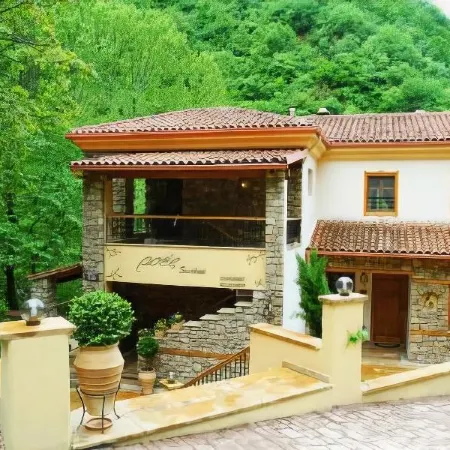 Roes Suites Hoteles en Almopía