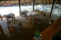 Nomad Beach House - Hostel