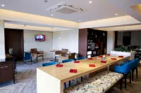 皇家蘭花金色套房酒店 - 早餐