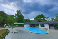 White Feather Resort Kauncha - Pools