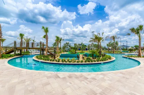 湖景美觀的聯排別墅，帶私人游泳池！