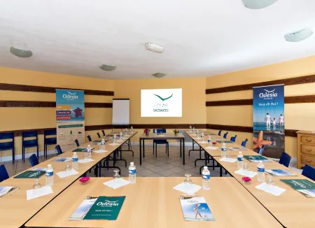 Odésia Vacances Village Club le Pescadou Отели в г. Мартигес