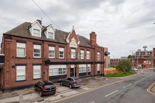 Dusties Hotel