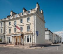 Invicta Hotel