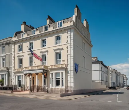 Invicta Hotel Отели рядом с достопримечательностью «Mayflower International Marina»