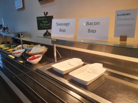 Holiday Inn Express Rotherham North, an IHG Hotel Отели в г. Суинтон