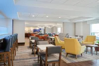 Holiday Inn Express & Suites CINCINNATI RIVERFRONT by IHG - Завтрак