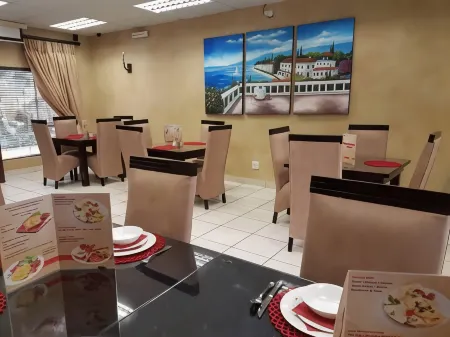 Homestay Travel Guest House Отели в г. Рудепурт